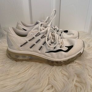 Nike air max tennis shoes